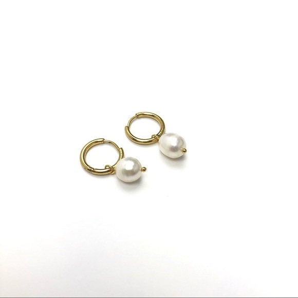 NEW - Freshwater Pearl Single Hoop Earrings - Picture 2 of 7